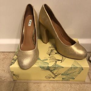 Kimchi Blue Gold Heels
